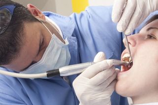 „Za zubaře je to pálka.“ Lidé šetří, problémy řeší až na pohotovosti - Seznam Zprávy